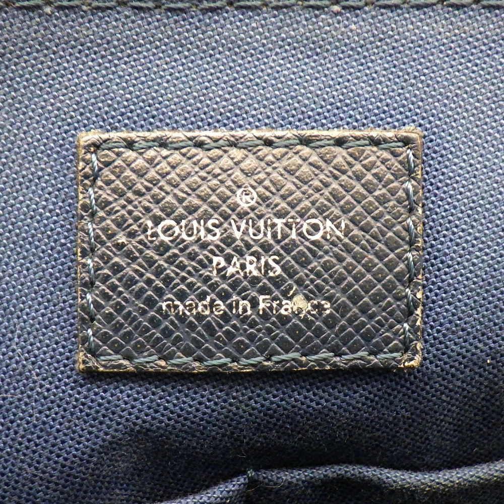 LOUIS VUITTON Grigori Messenger Shoulder Bag Taiga Ocean Blue Leather Crossbody